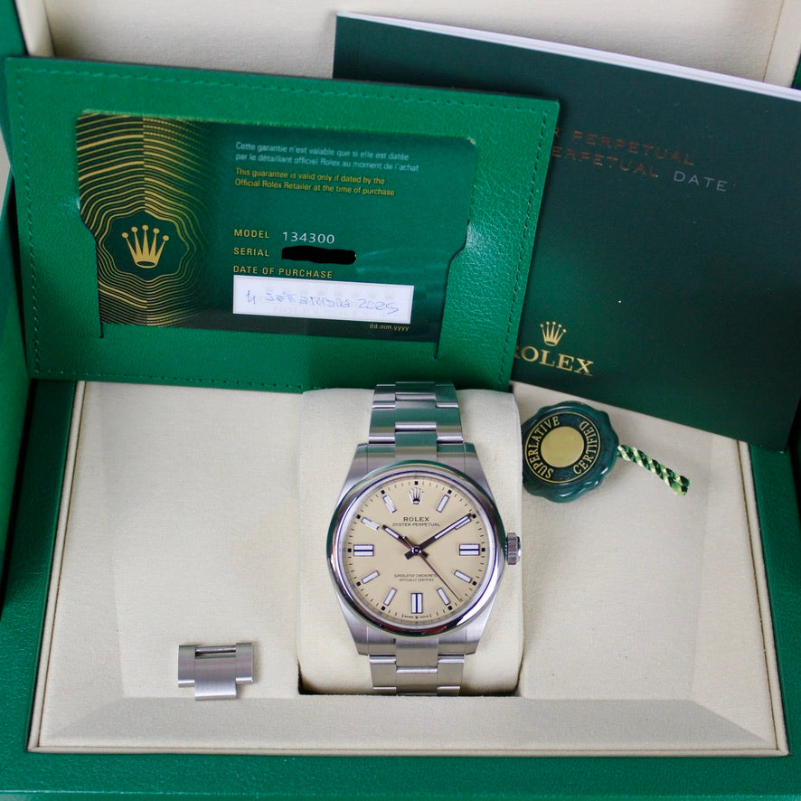 Rolex Oyster Perpetual - 134300