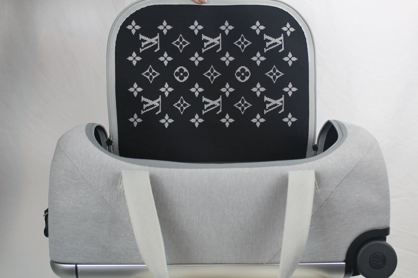 Louis Vuitton Horizon Soft Limited Edition