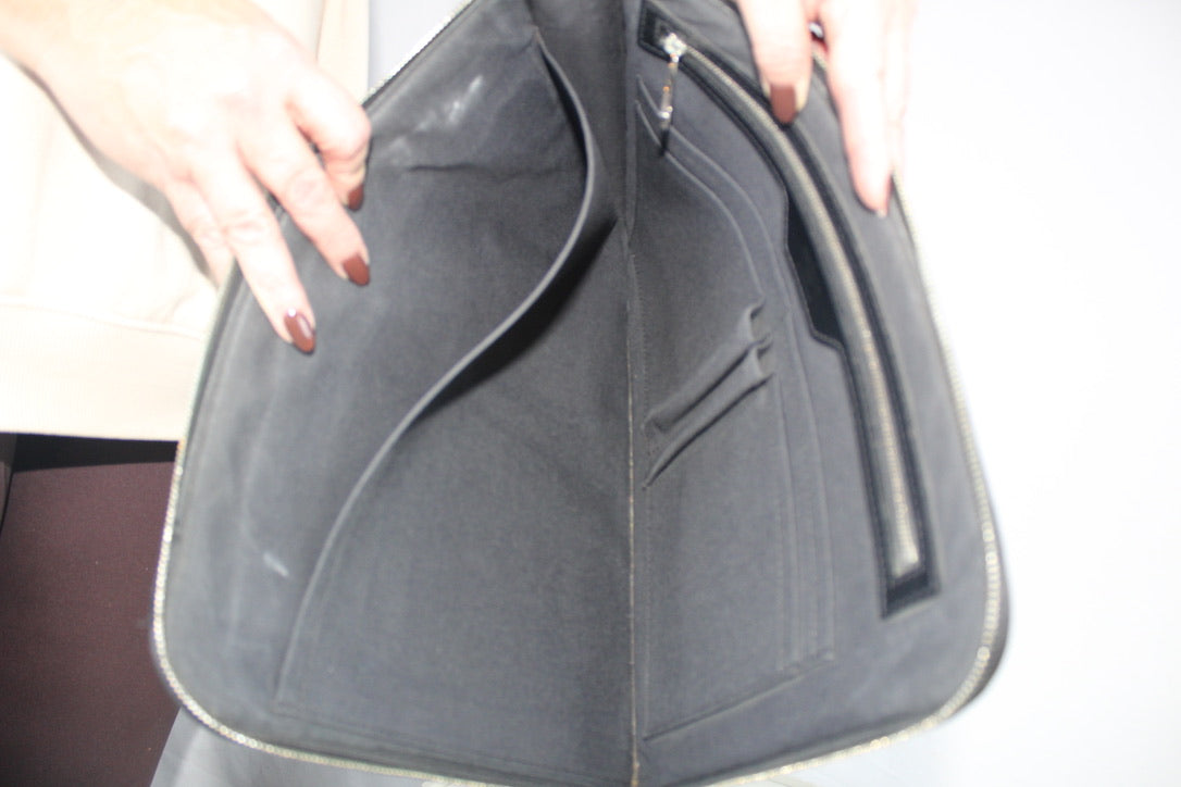 Louis Vuitton Poshe Documents