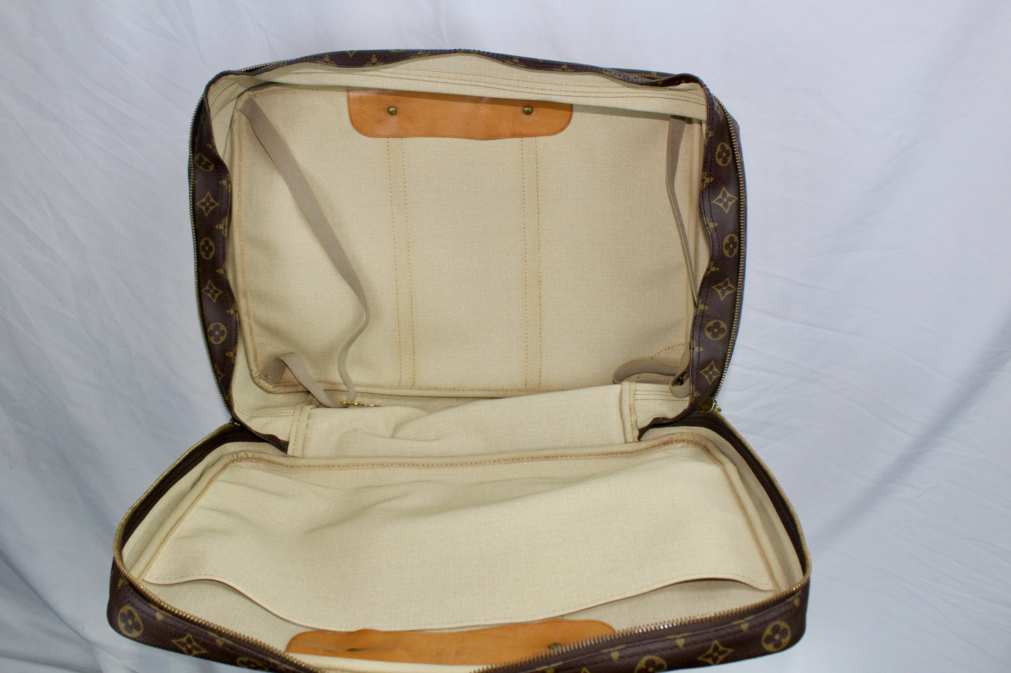 Louis Vuitton Sirius 45