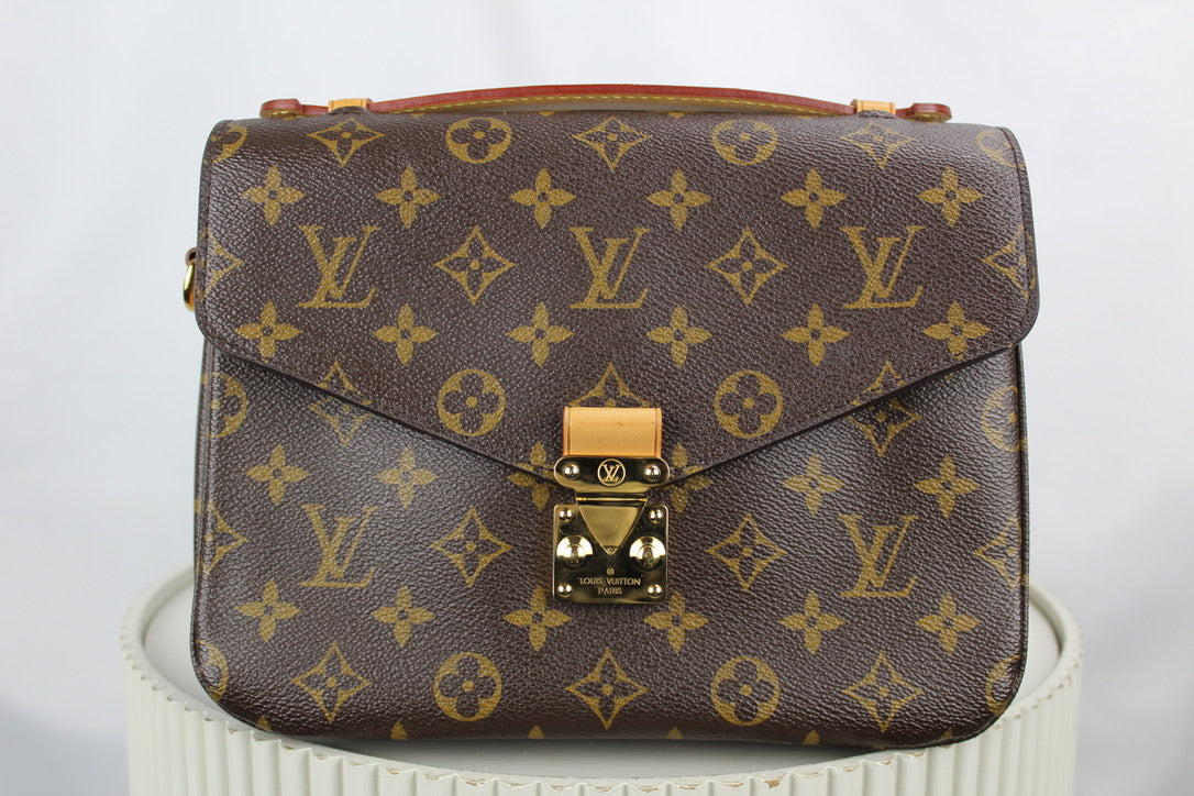 Louis Vuitton Pochette Metis MM