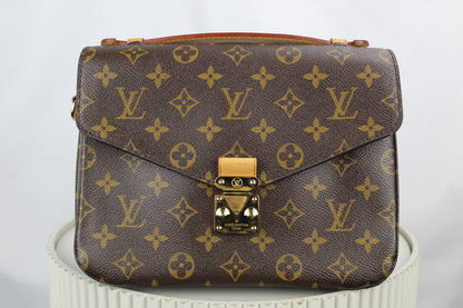 Louis Vuitton Pochette Metis MM
