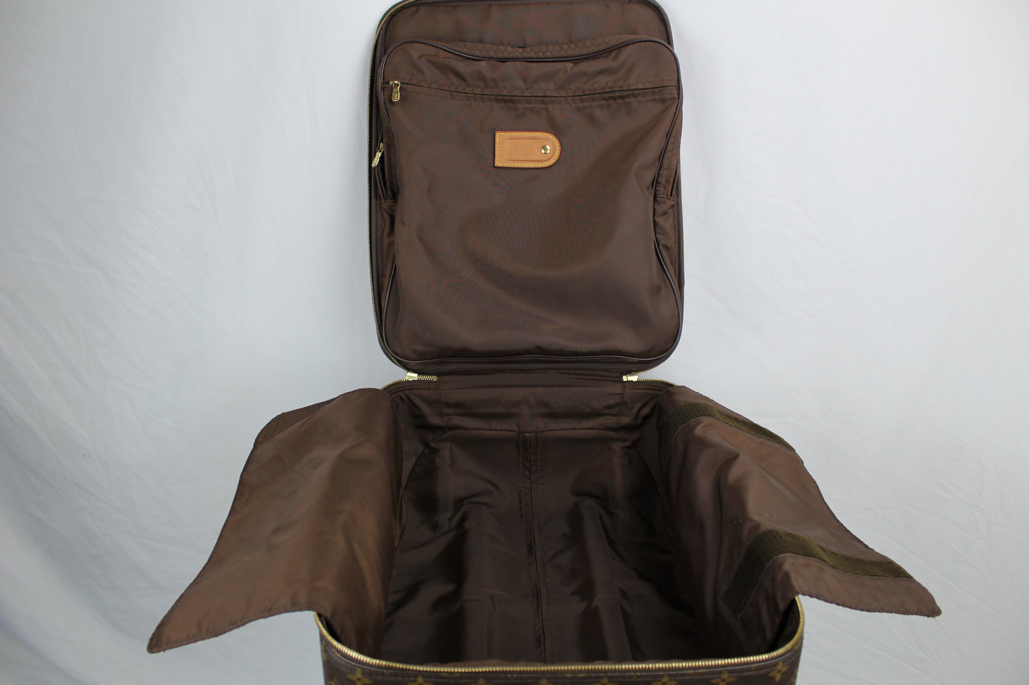 Louis Vuitton Pegase 45