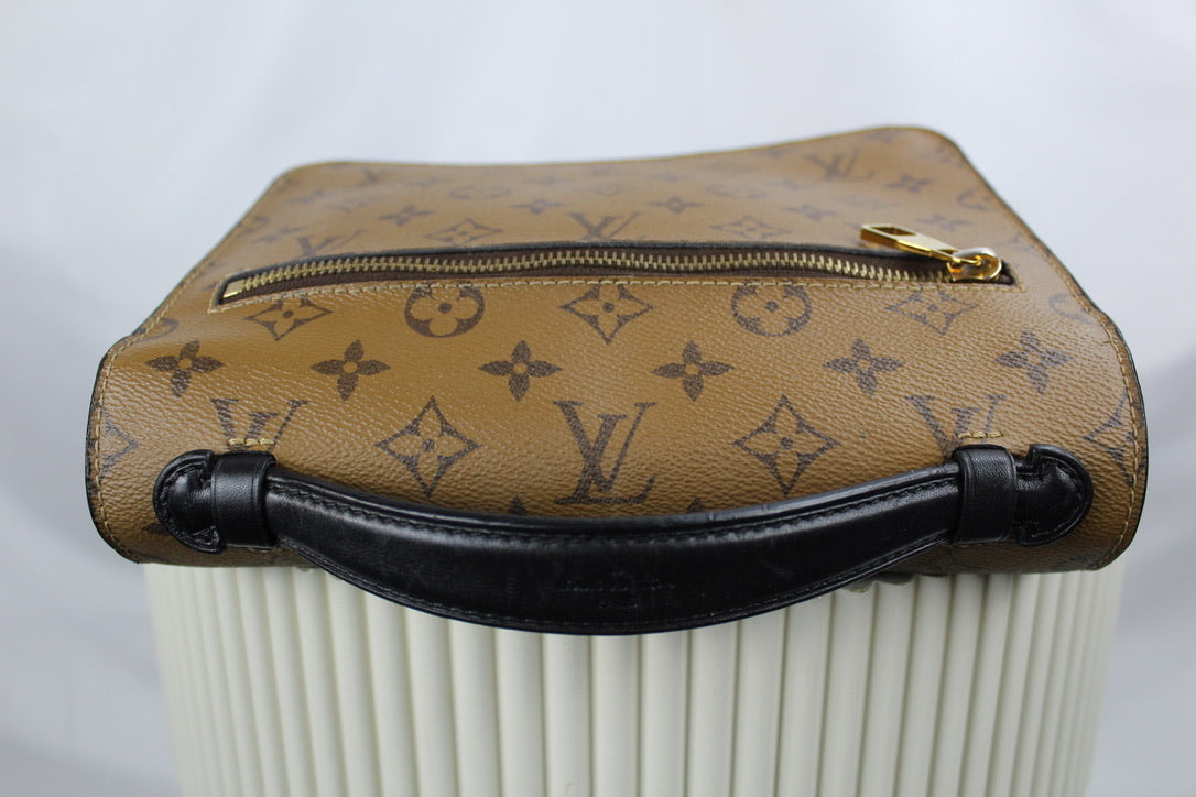 Louis Vuitton Pochette Metis MM Monogram Reverse