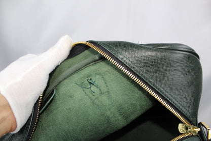 Louis Vuitton Taiga Kendall