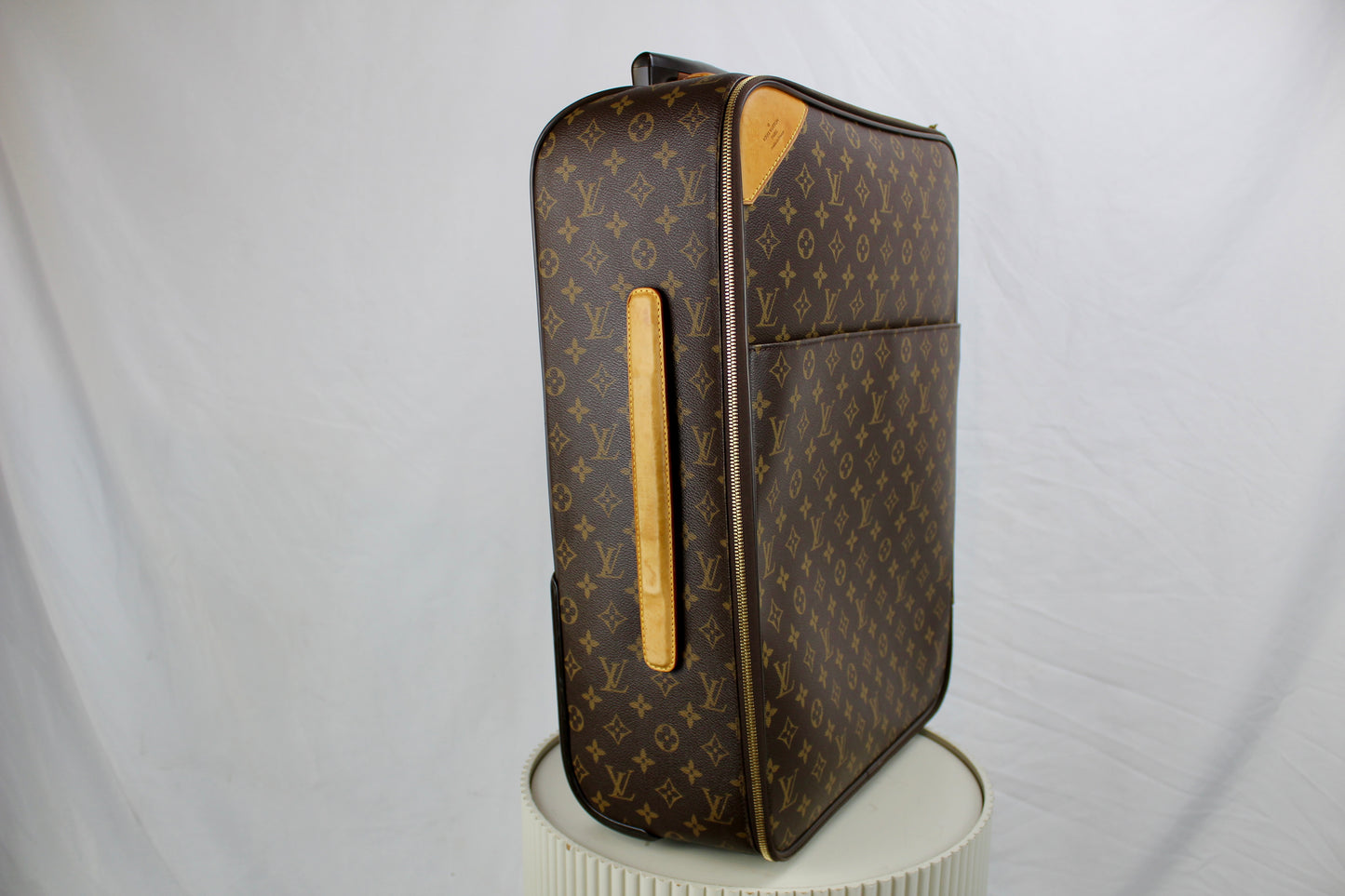 Louis Vuitton Pegase 50