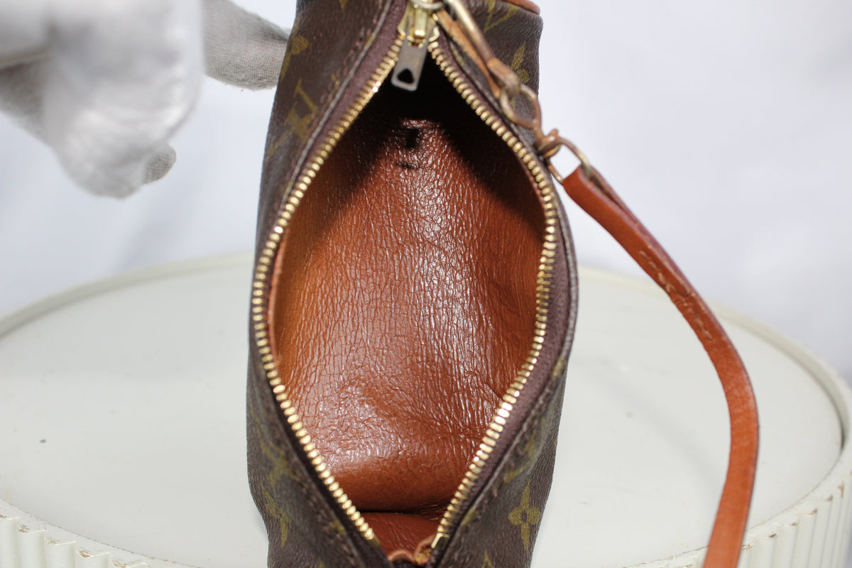 Louis Vuitton Papillon 30 with pouch