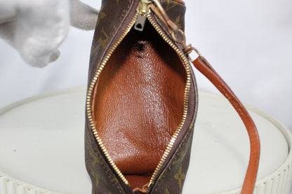 Louis Vuitton Papillon 30 with pouch