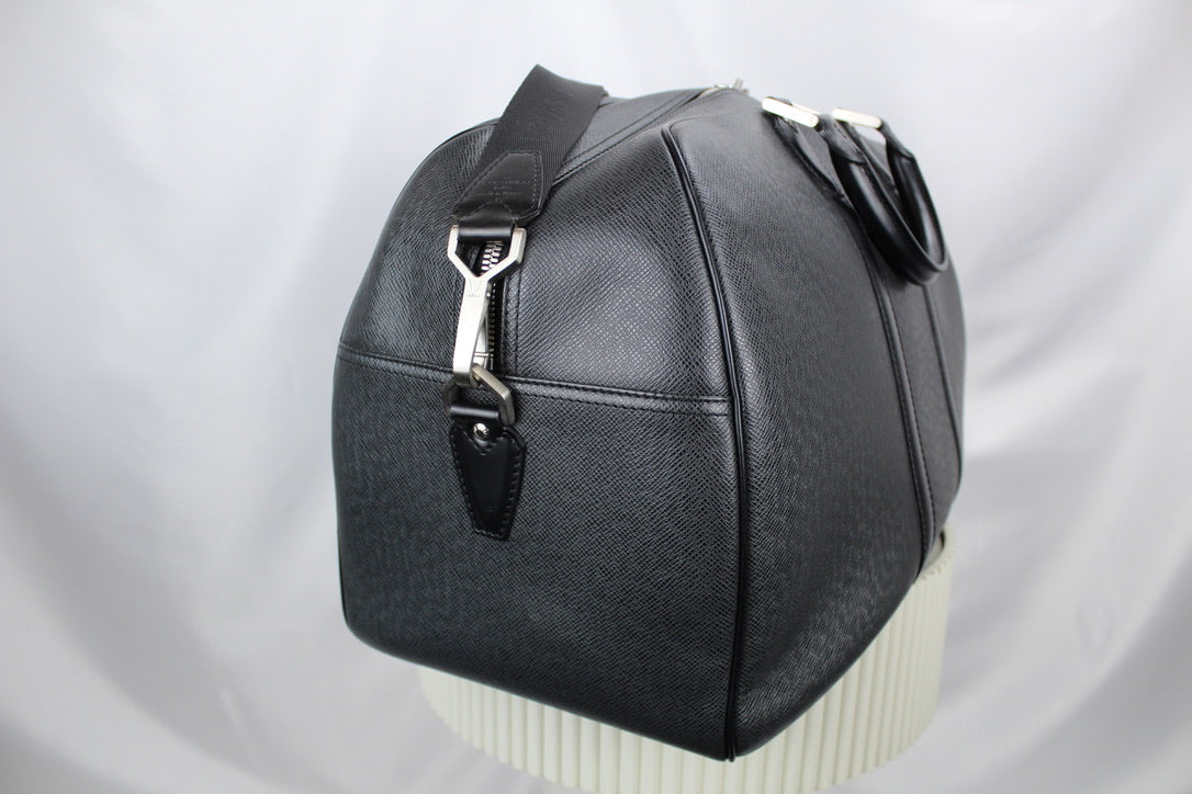 Louis Vuitton Taiga Kendall PM