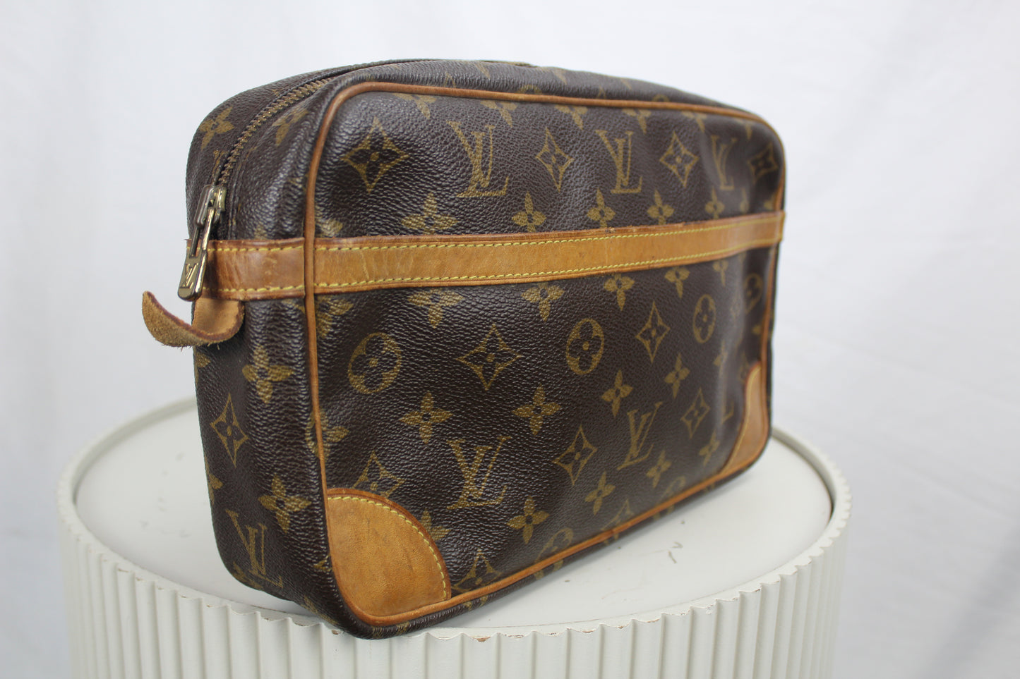 Louis Vuitton Compi 28