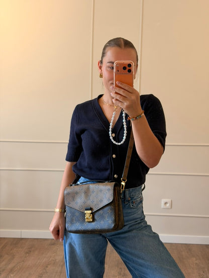 Louis Vuitton Pochette Metis MM Monogram Reverse