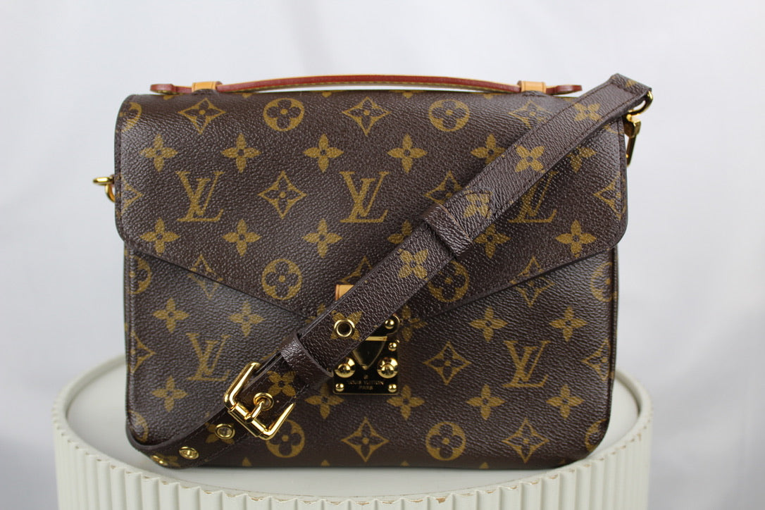 Louis Vuitton Pochette Metis MM