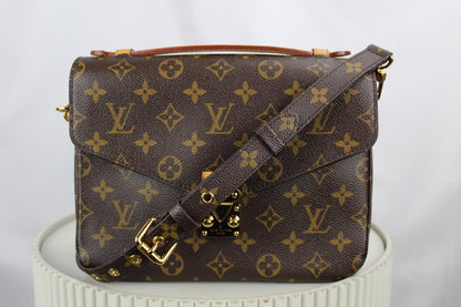 Louis Vuitton Pochette Metis MM