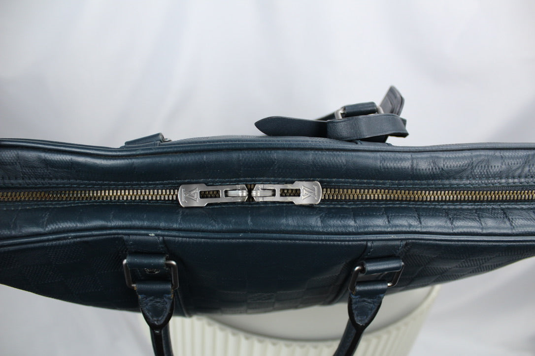 Louis Vuitton Porte Documents Voyage Neptune
