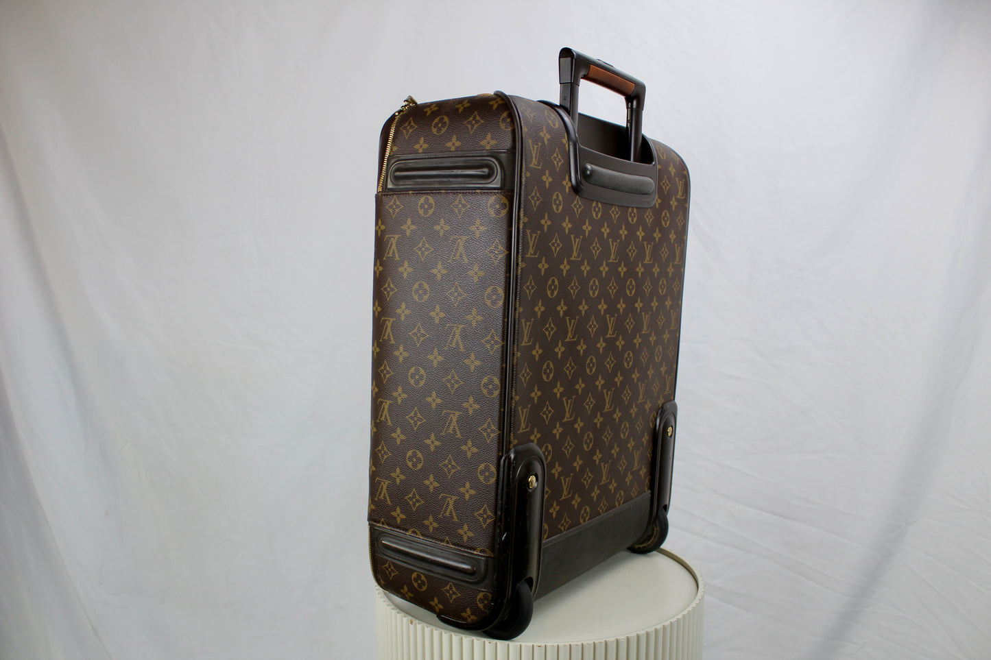 Louis Vuitton Pegase 50