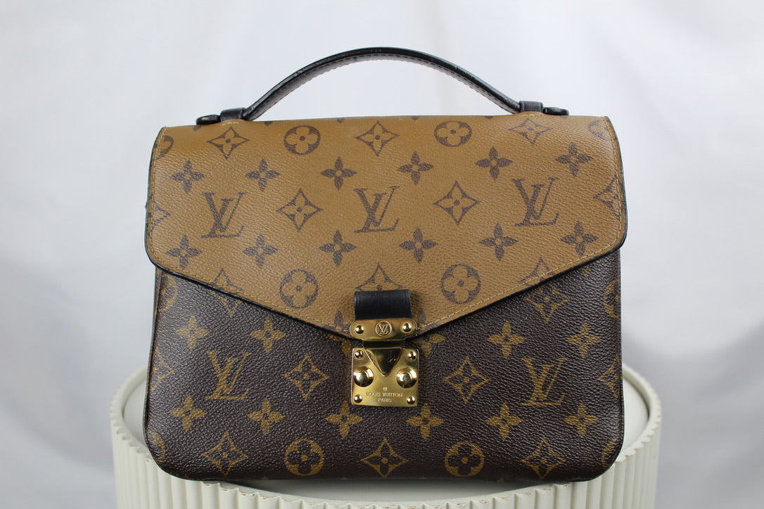Louis Vuitton Pochette Metis MM Monogram Reverse