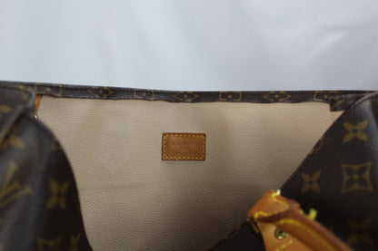 Louis Vuitton Sac Plat