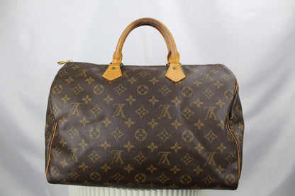 Louis Vuitton Speedy 35
