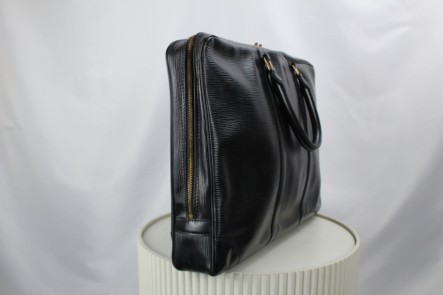 Louis Vuitton Porte Documents Voyage Epi