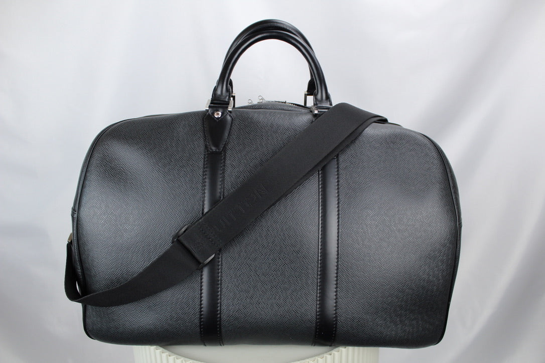 Louis Vuitton Taiga Kendall PM