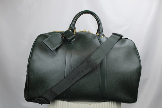 Louis Vuitton Taiga Kendall