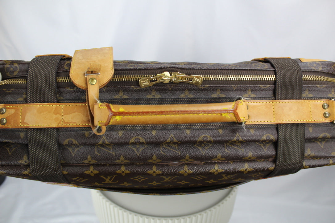 Louis Vuitton Satellite 53