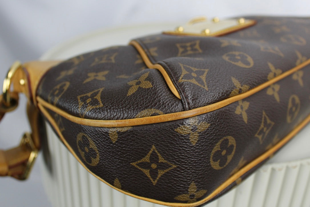 Louis Vuitton Thames PM