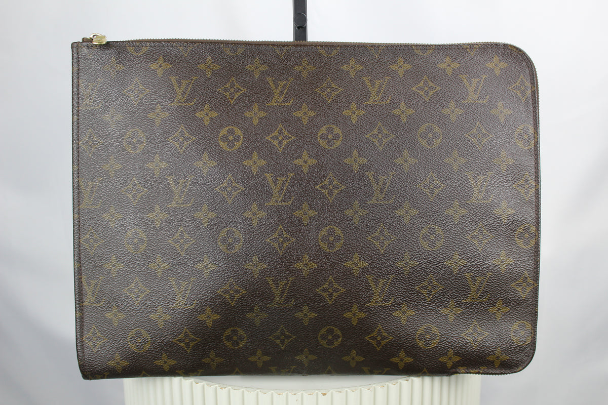 Louis Vuitton Poche Documents