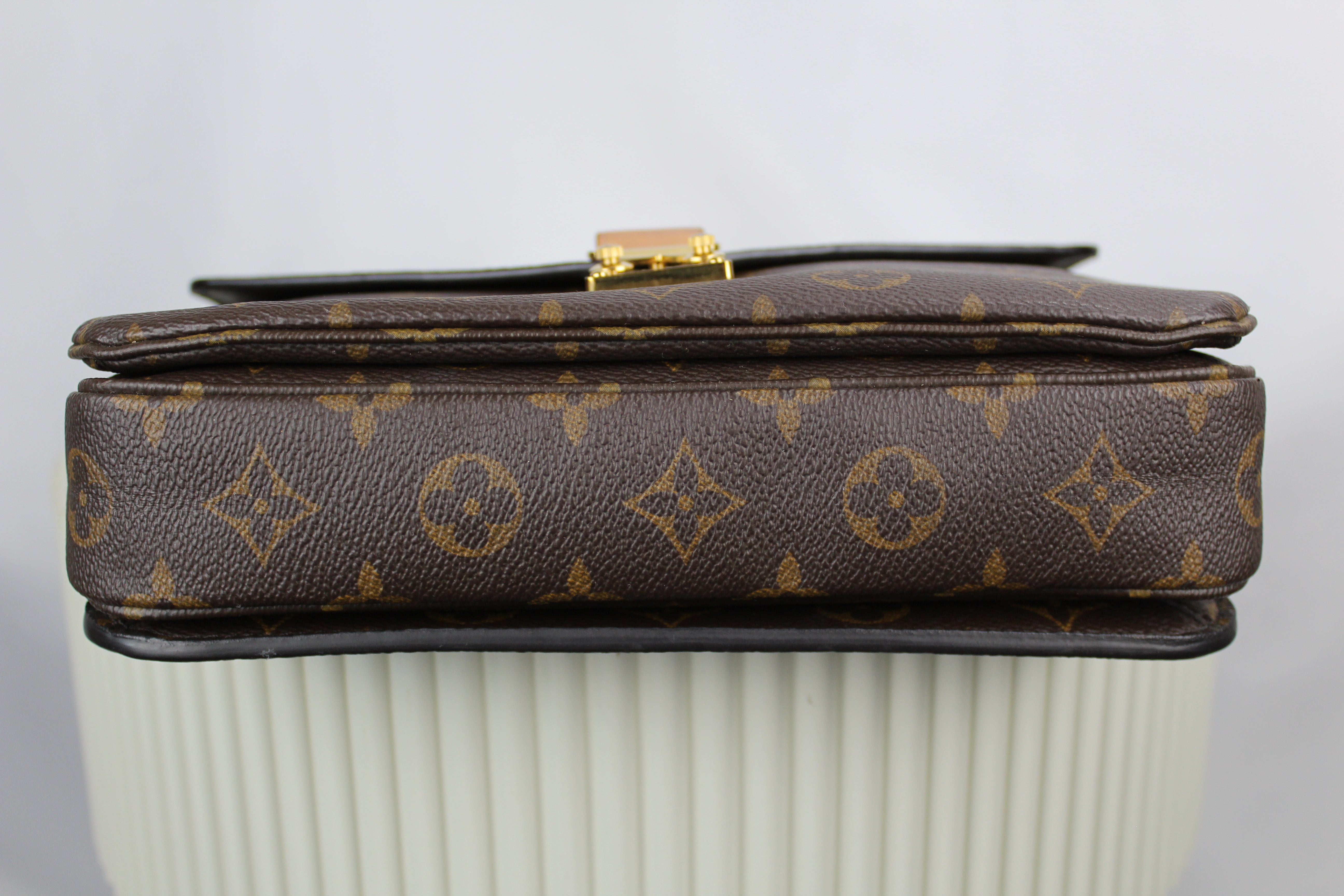 Louis Vuitton Pochette Metis MM