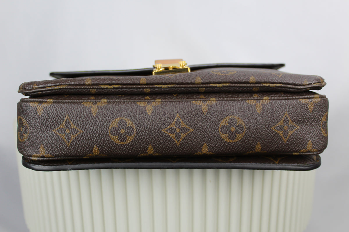 Louis Vuitton Pochette Metis MM