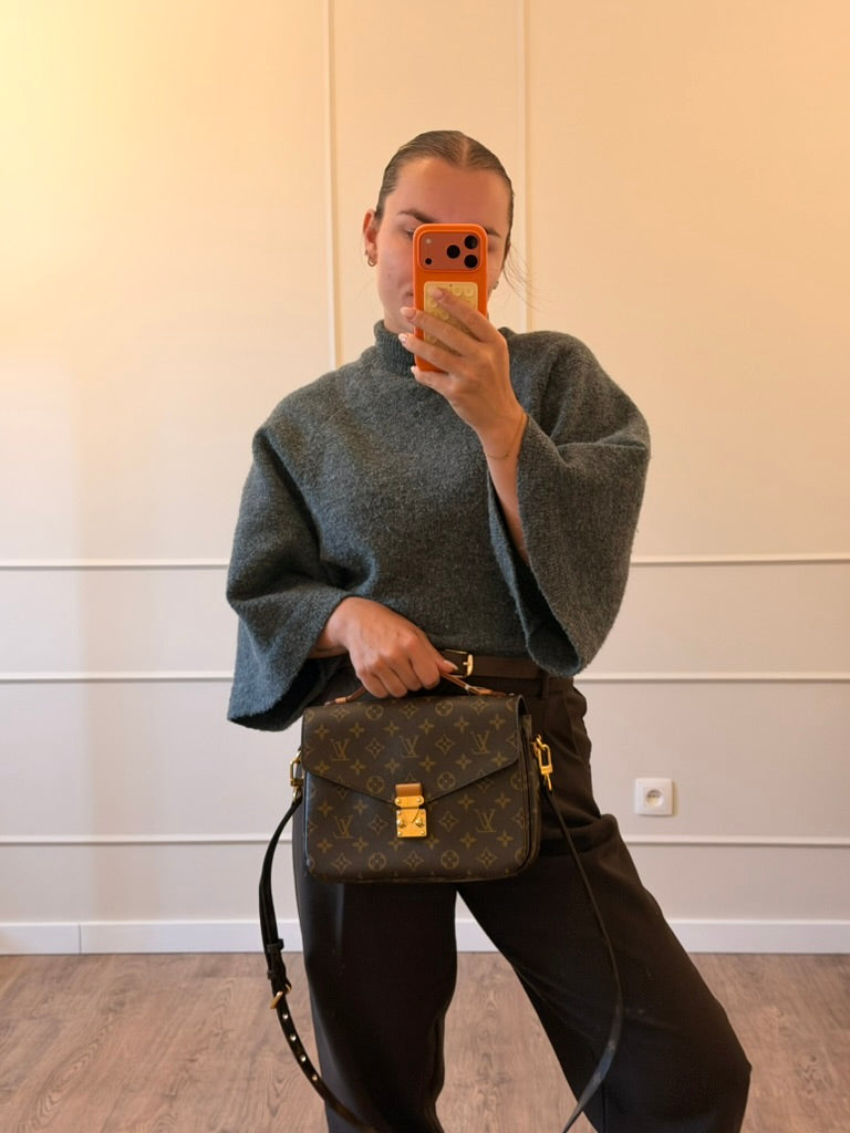 Louis Vuitton Pochette Metis MM