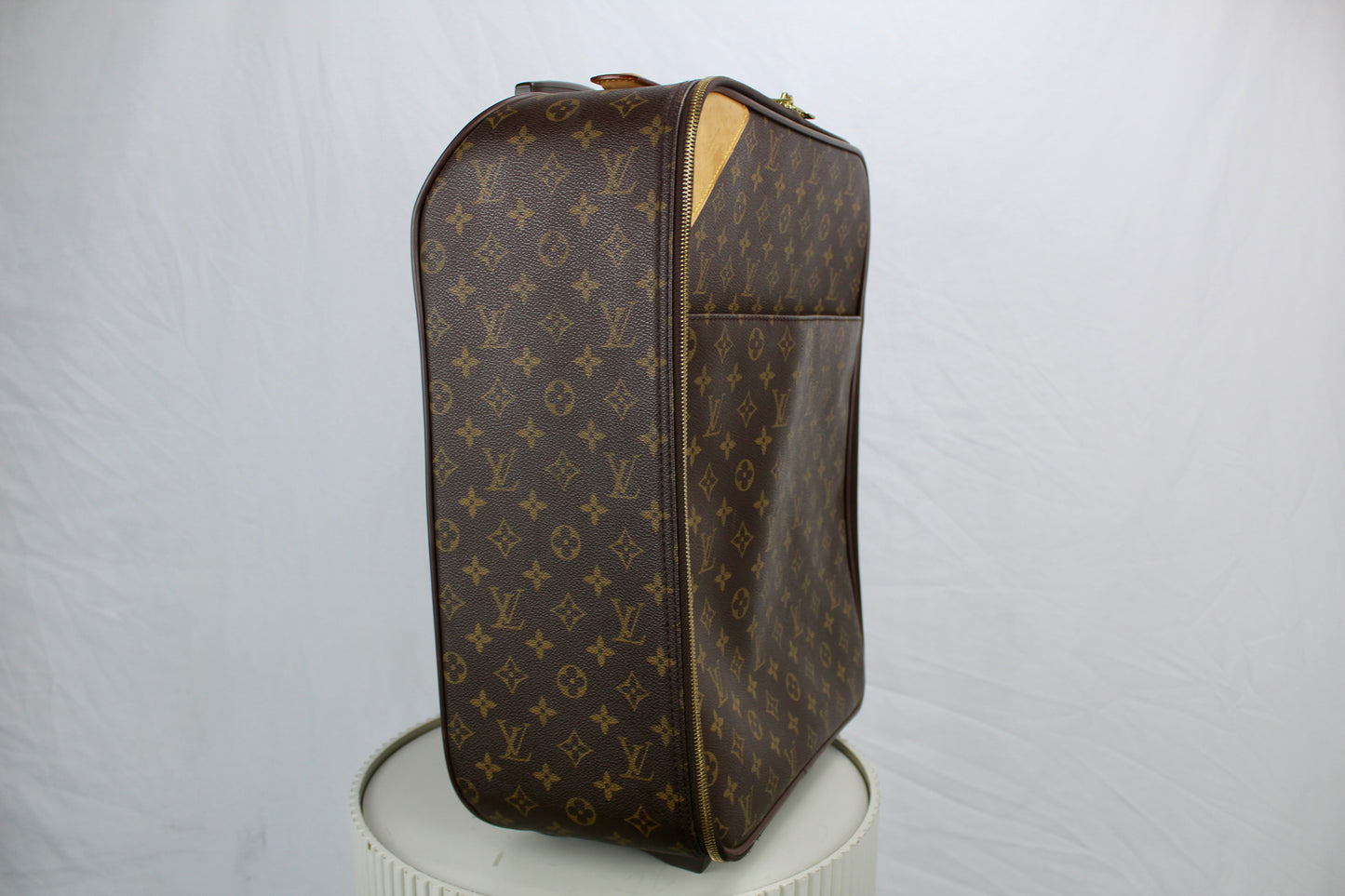 Louis Vuitton Pegase 45