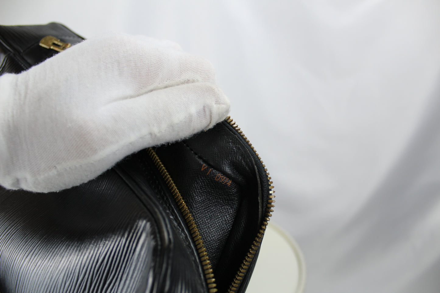 Louis Vuitton Porte Documents Voyage Epi