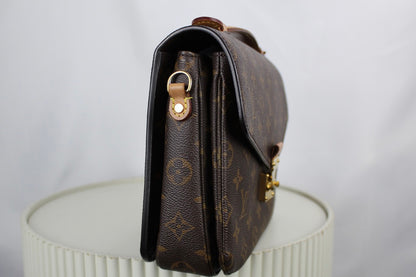 Louis Vuitton Pochette Metis MM