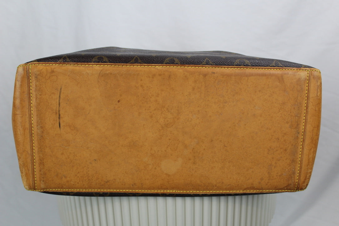 Louis Vuitton Cabas Mezzo