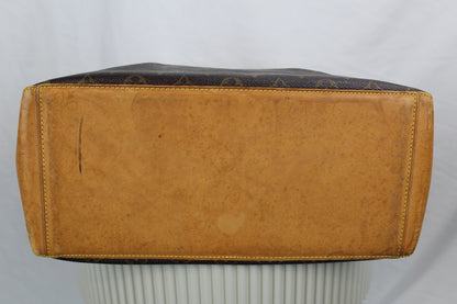 Louis Vuitton Cabas Mezzo