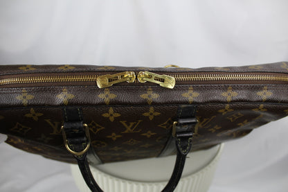 Louis Vuitton Porte Documents Voyage Macassar