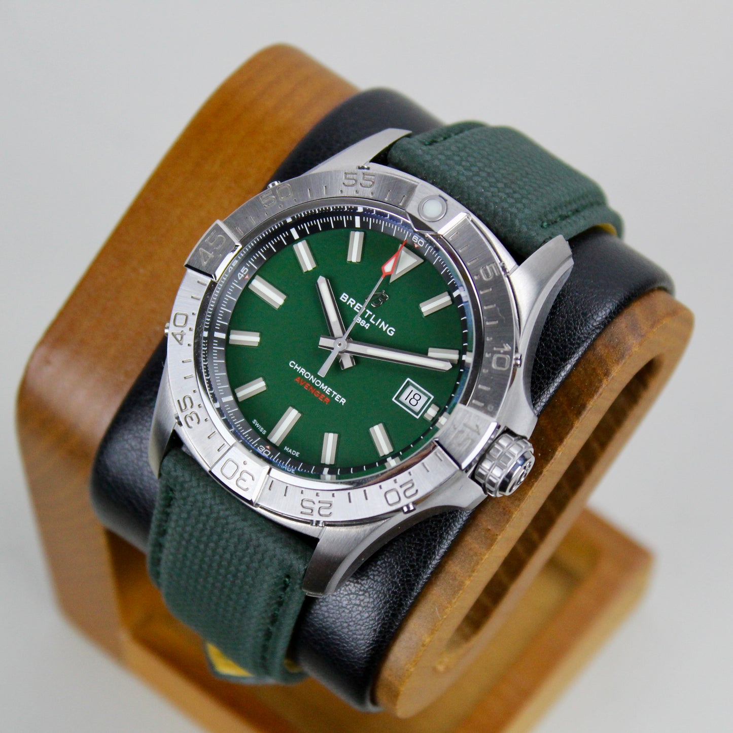 Breitling Avenger 42 - A17328 - Green