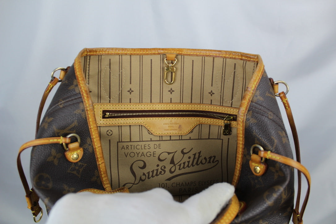 Louis Vuitton Neverfull PM