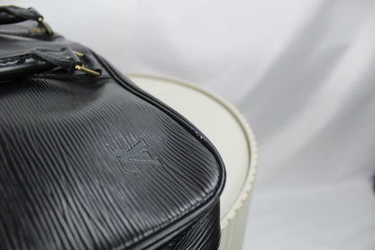 Louis Vuitton Porte Documents Voyage Epi