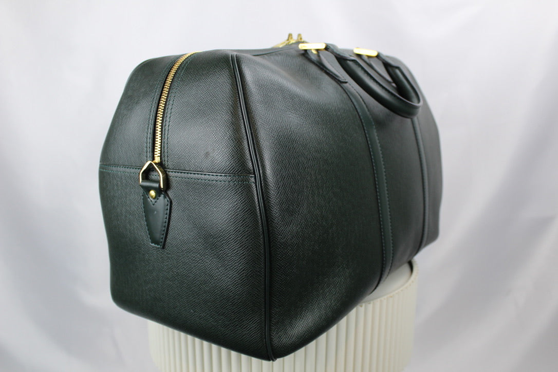 Louis Vuitton Taiga Kendall
