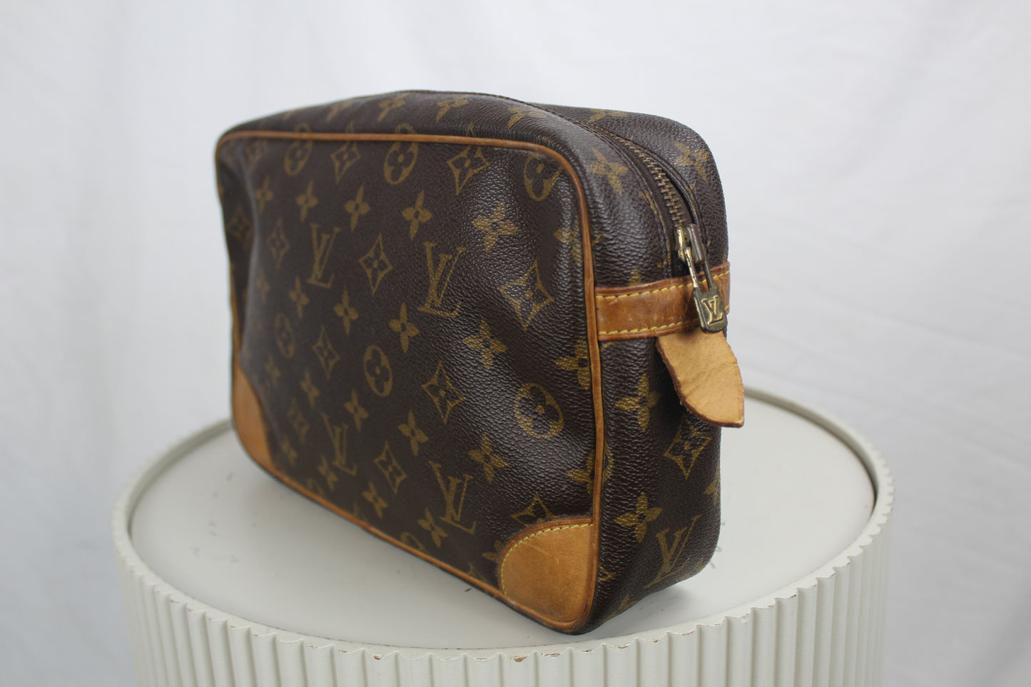 Louis Vuitton Compi 28