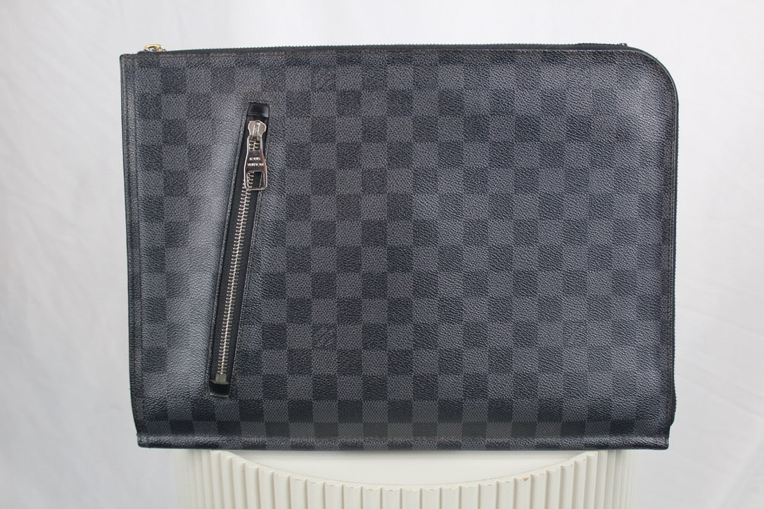 Louis Vuitton Poshe Documents