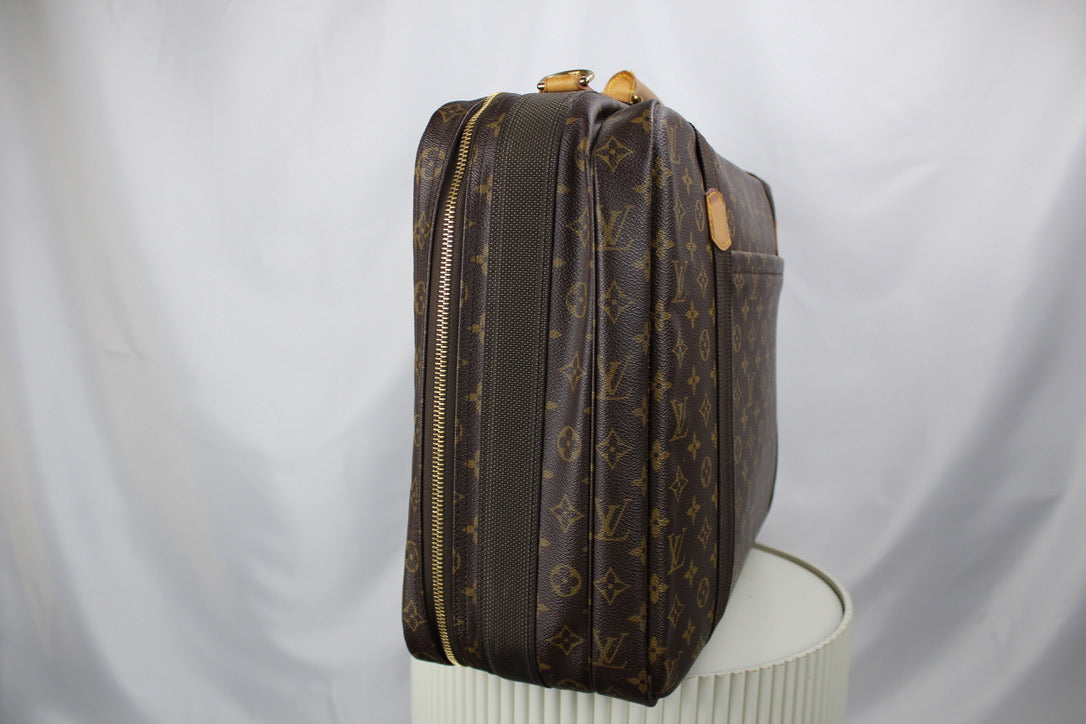 Louis Vuitton Satellite 53