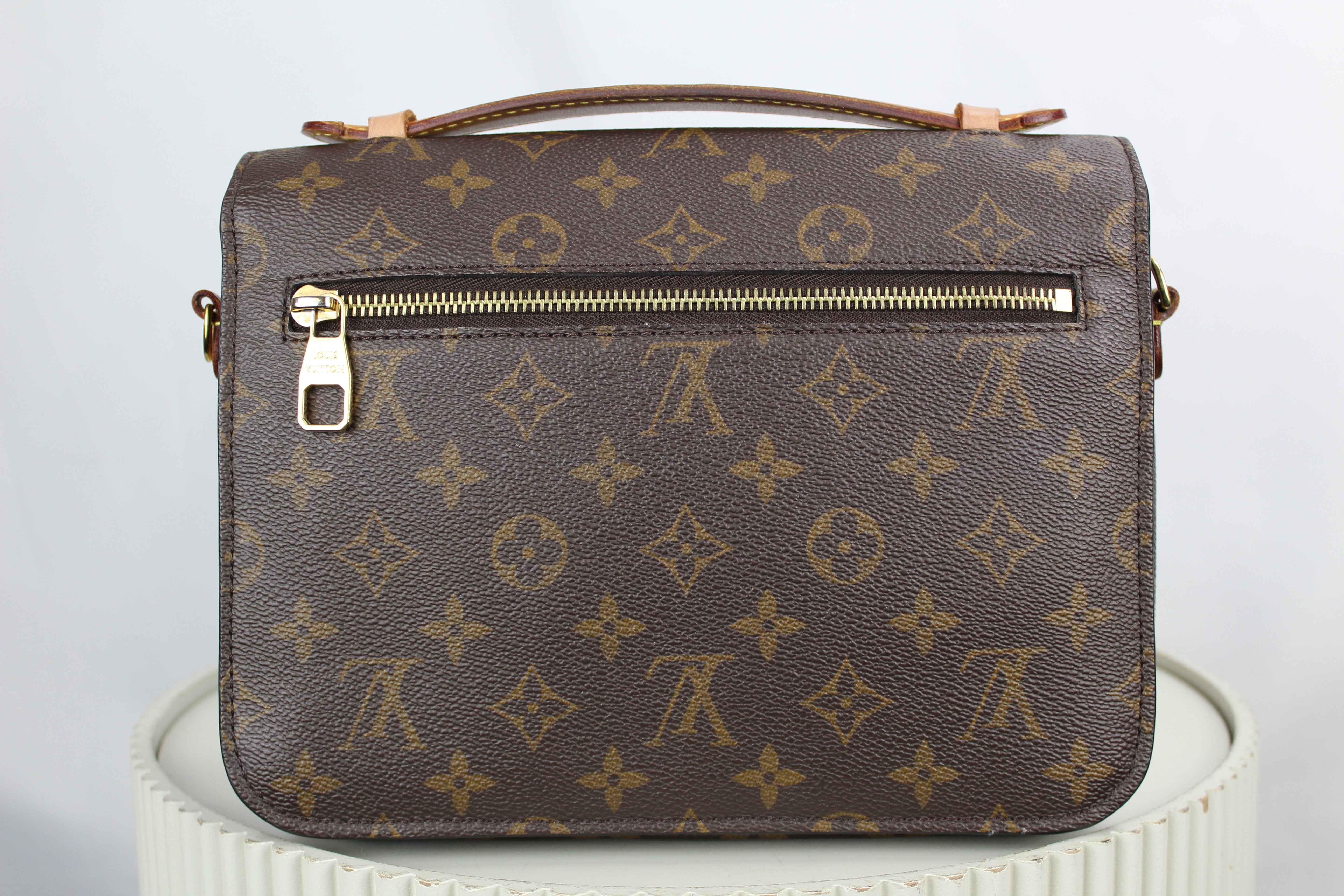 Louis Vuitton Pochette Metis MM