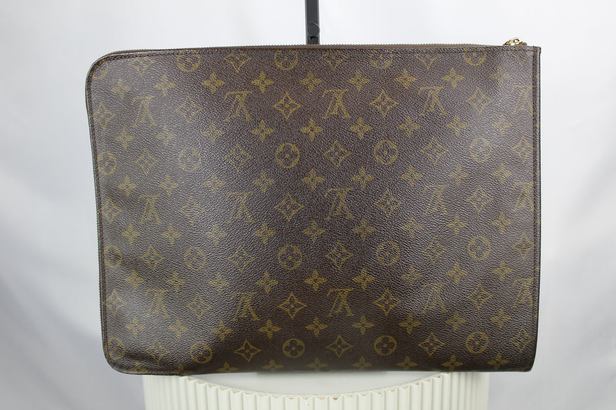 Louis Vuitton Poche Documents