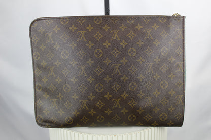 Louis Vuitton Poche Documents
