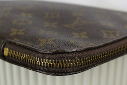 Louis Vuitton Poche Documents