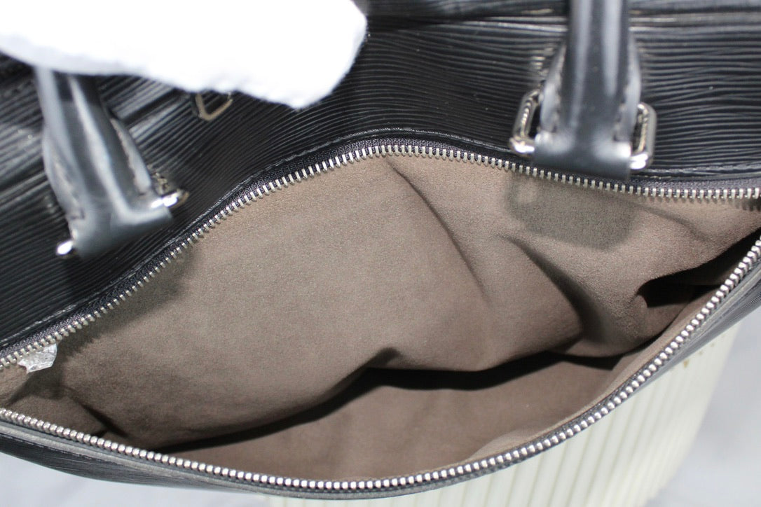 Louis Vuitton Porte Documents Epi