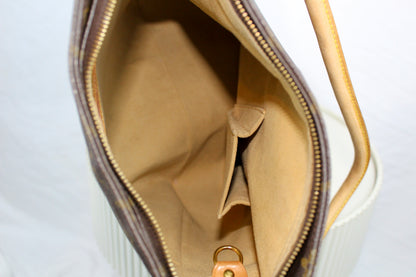 Louis Vuitton Looping GM